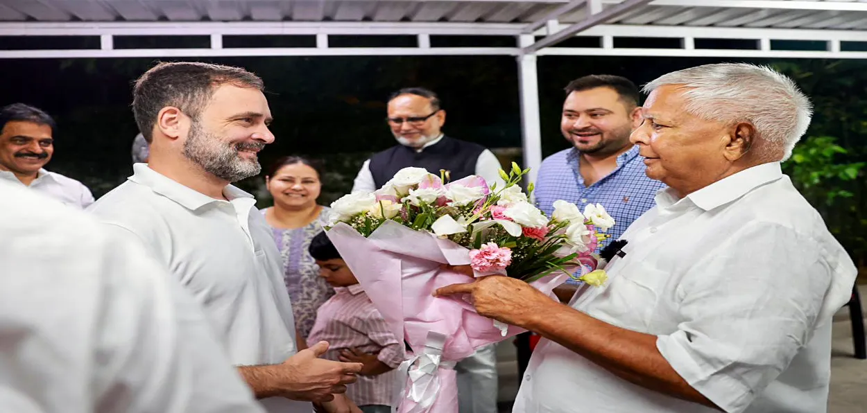 Congress leader Rahul gandhi meeting Lalu {rasad Yadav after the Supreme Court order