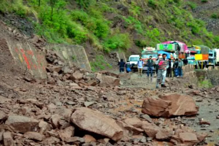 The Chandigarh-Shimla national highway closed down due to landslide