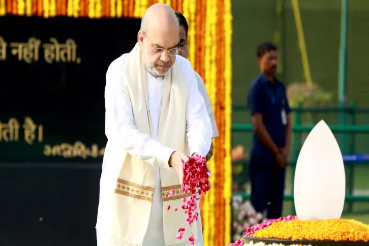 Amit Shah paying homage to Former PM Atal Bihari Vajpayee