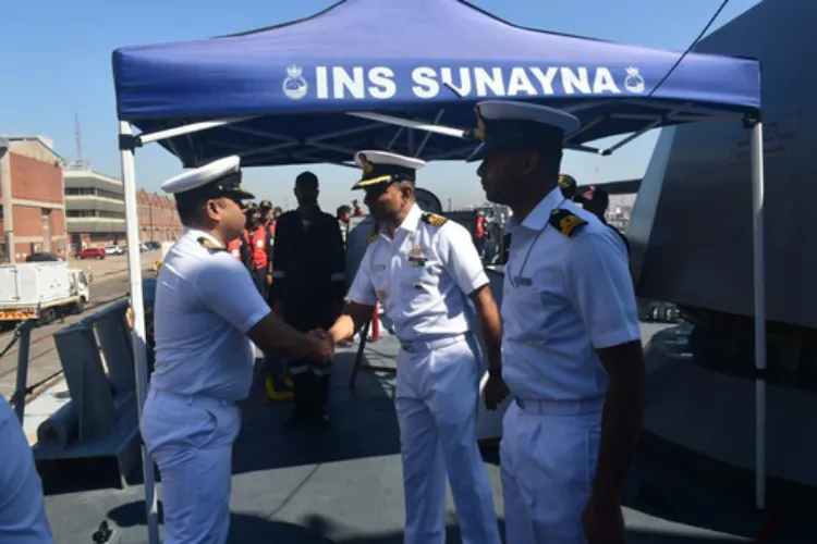  INS Sunayna being welcomed by the officiating Flag Officer Commanding Naval Base Durban and HCI Pretoria Officials