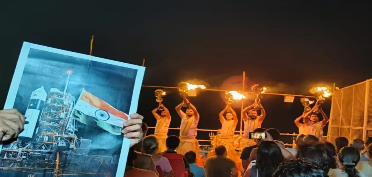 People praying on the ghats of Ganga in Varanasi for success of Chandrayaan-3