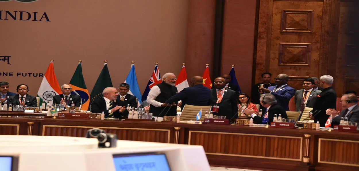 Prime Minister Narendra Modi with African Union President Comoros Azali Assoumani to join other G20 leaders as permanent member of the G20 (PIB)