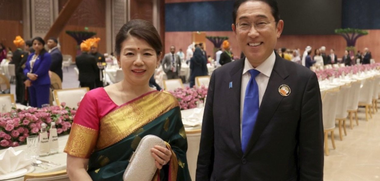 Prime Minister of Japan and his wife, who is wearing a Kanjivaram sari, at G-20 Summit