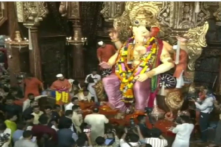 BJP President J. P. Nadda offered prayers to Lalbaugcha Raja