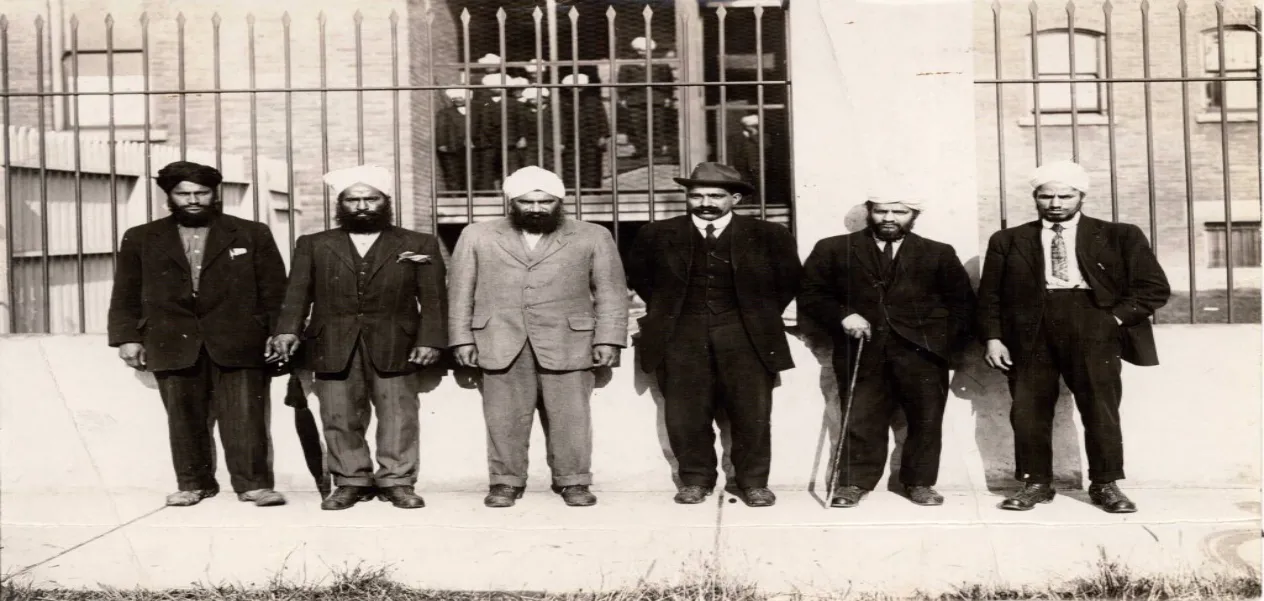 Gujarati Indian revolutionary, Hussain Rahim (in hat)