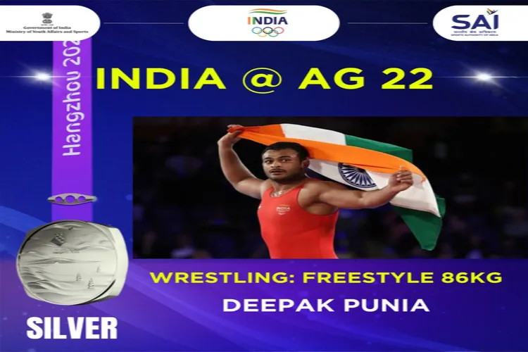  Indian wrestler Deepak Punia looks upbeat after winning the silver medal 