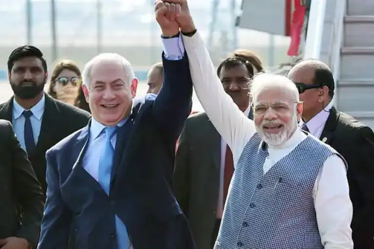 Prime Minister Narendra Modi  with Israeli President Benjamin Netenyahu (File)