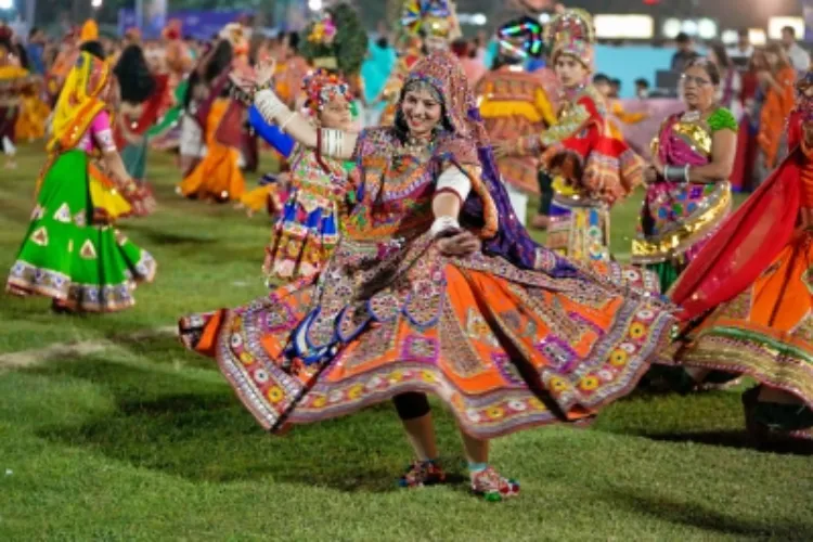 Gujarat will be celebrating Navratri with viibrant Garba dance