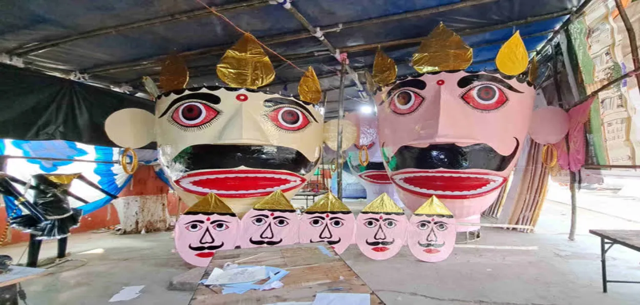 Effigies of Ravana, Kumbhkaran and Meghnath being readied at Patna's Gandhi Maidan for Dussera festival