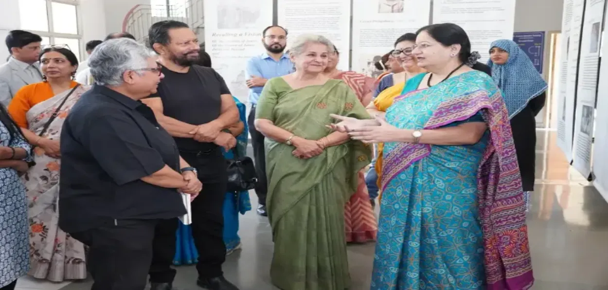 Vice Chancellor of JMI University interacting with teachers at the 103rd Foundation Day