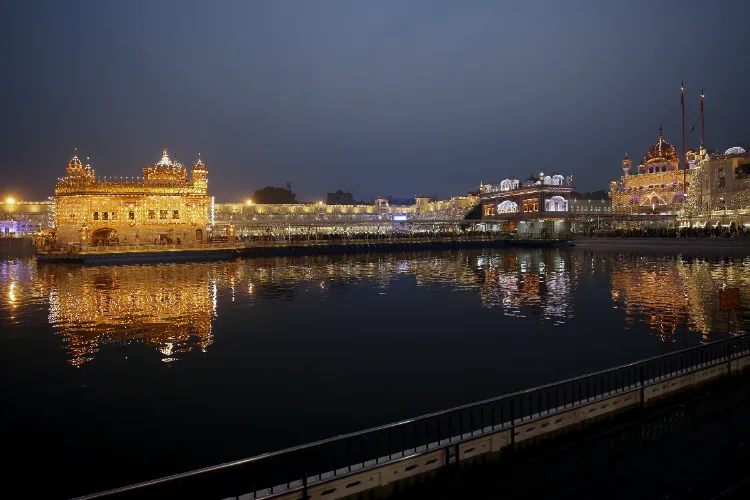 Golden temple on Gurpurb