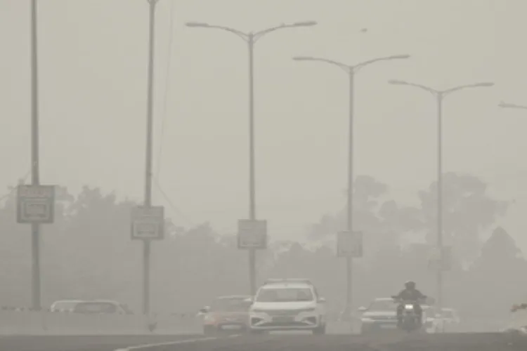 Delhi: Air quality is still under the poor category