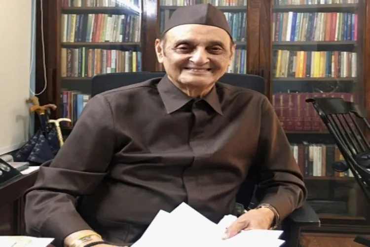 Veteran Congress leader and Maharaja Hari Singh's son Karan Singh 