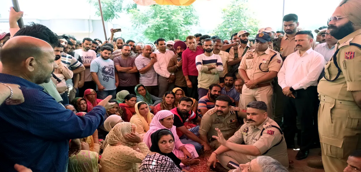 Villagers of Dangri in Rajouri protesting against terrorists attack 