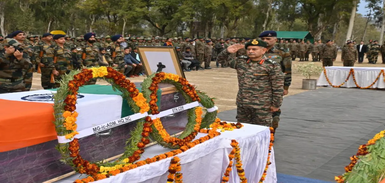 In a solemn wreath-laying ceremony, Lt Gen Upendra Dwivedi, paying homage to Naik Birendra Singh, Naik Karan Kumar, Rifleman Chandan Kumar & Rifleman Gautam Kumar who were killed by terrorists