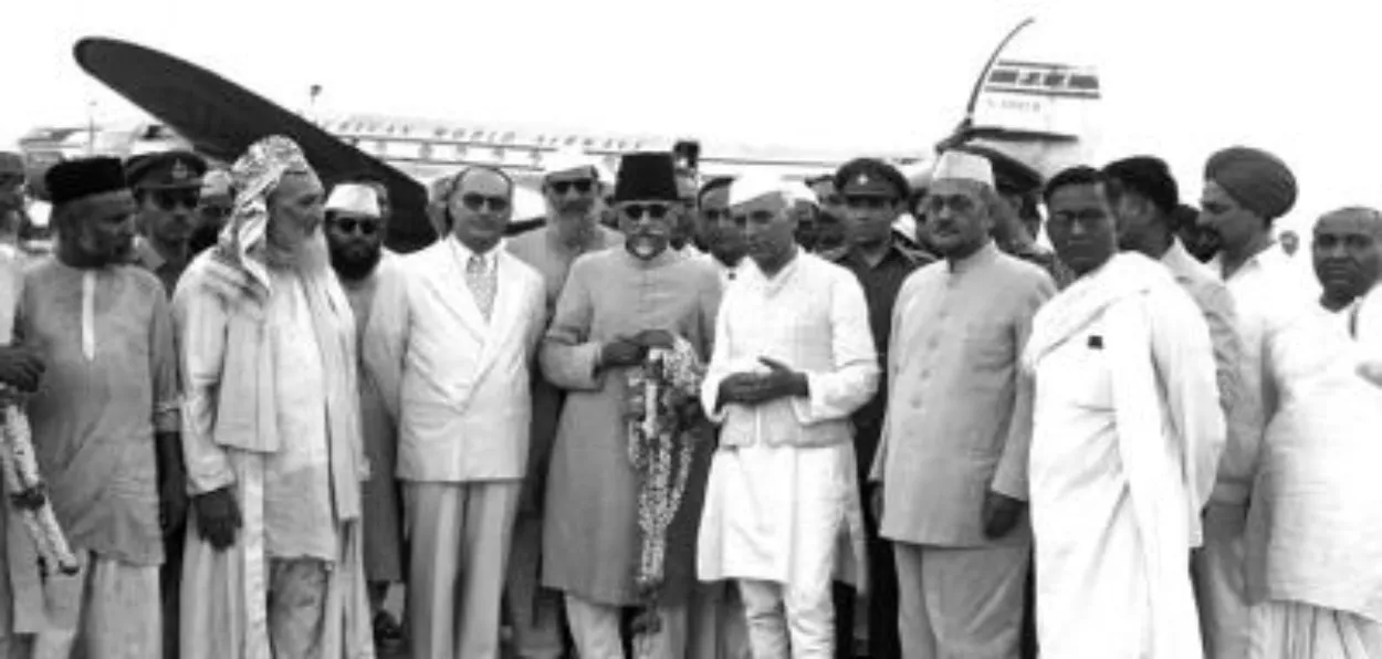 Jawahar Lal Nehru and Maulana Azad with Congress leaders