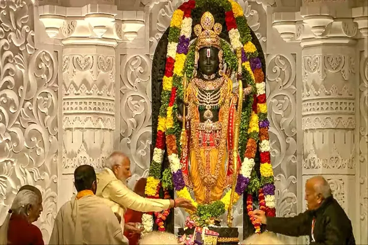 Prime Minister Narendra Modi and RSS Chief Mohan Bhagwat offered prayers