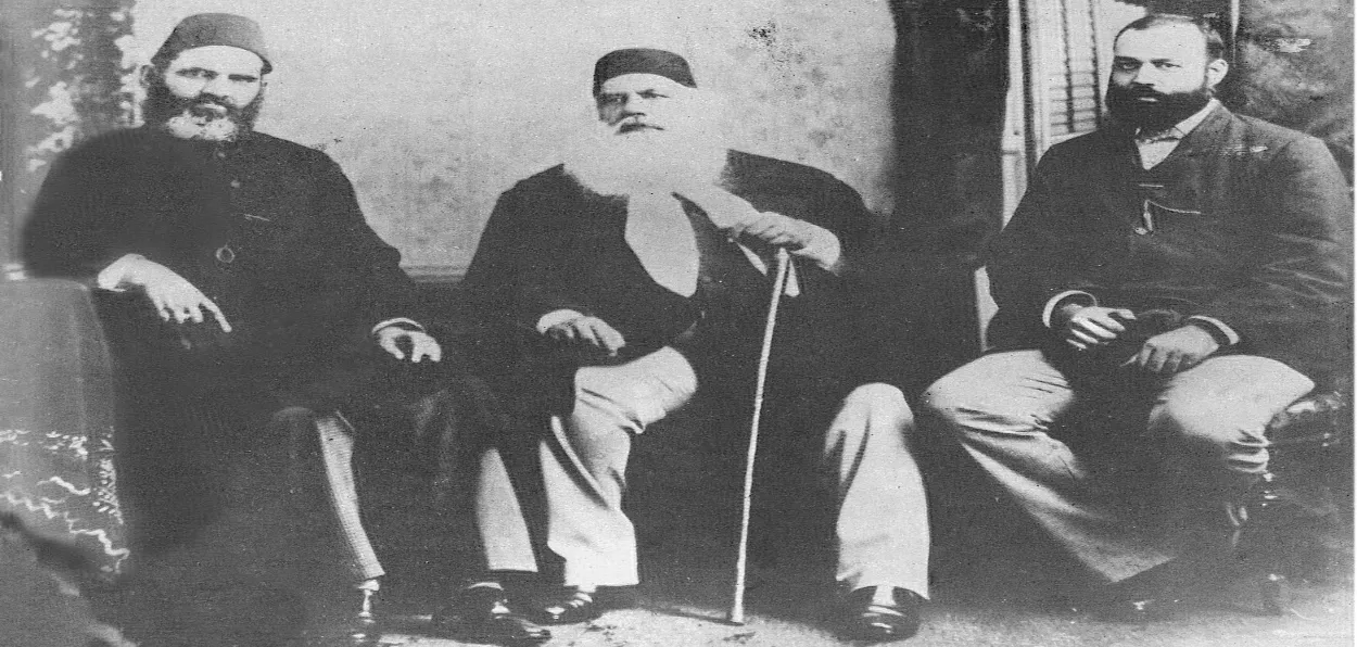 Mohsinul Mulk, Sir Syed Ahmed Khan and Syed Mahmood