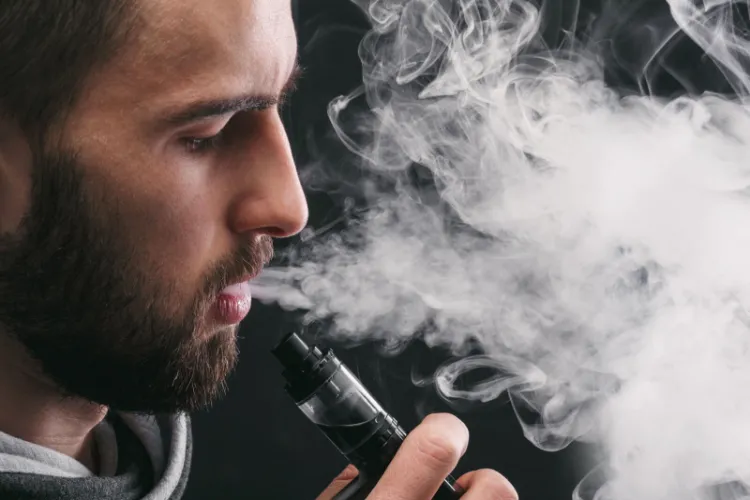 Smoking and vaping both are increasing the risk of SARS-CoV-2