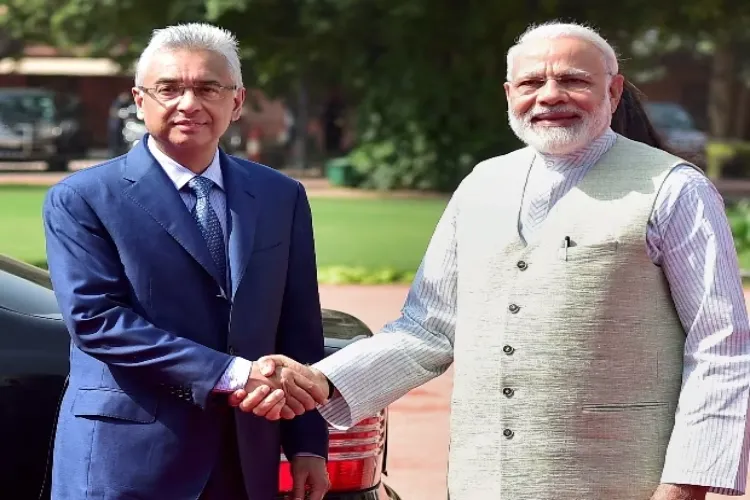 Prime Minister Narendra Modi with Mauritius Prime Minister Pravind Jugnauth 
