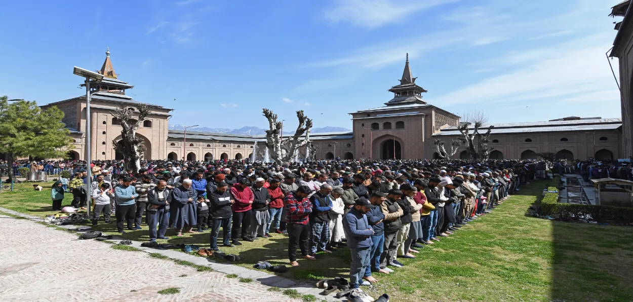 Muslims praying inside a mosque on Friday in Srinagar (Basit Zargar)