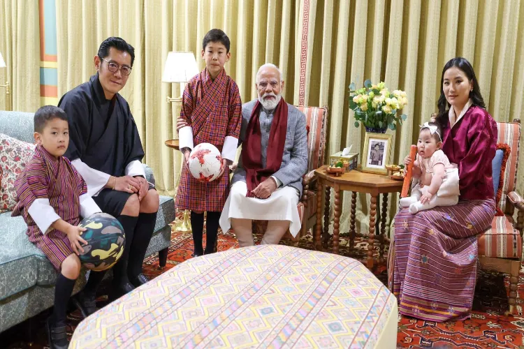PM Narendra Modi with King of Bhutan, Jigme Khesar Namgyel Wangchuck and his family 