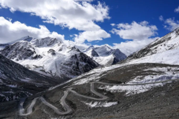 The Nimmu-Padam-Darcha road in Ladakh