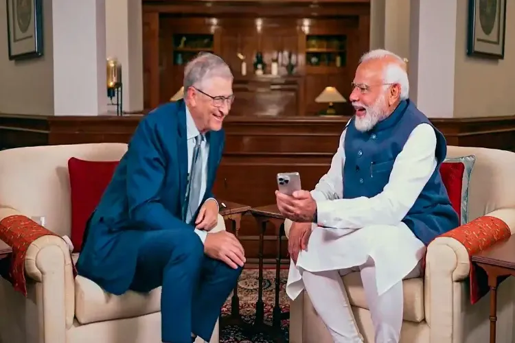 Prime Minister Narendra Modi with Mircrosoft co-founder Bill Gates