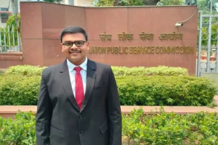 UPSC topper Aditya Srivastava (X)