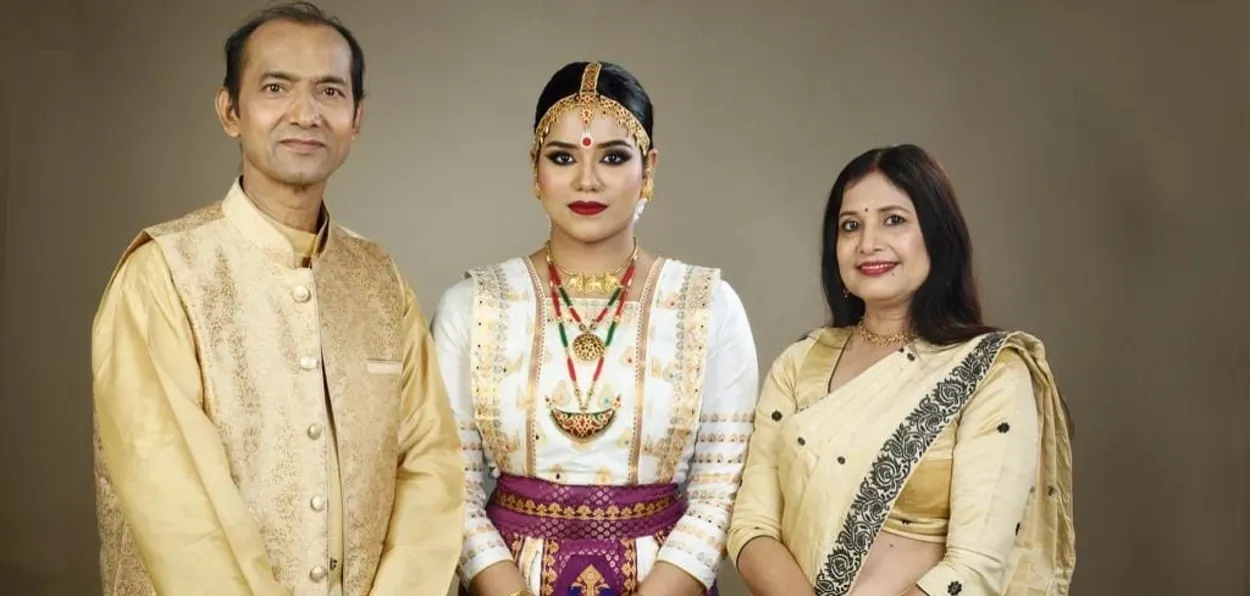 Arisha Sheikh with Guru Ramkrishna Talukdar and his wife Guru Rumi Talukdar
