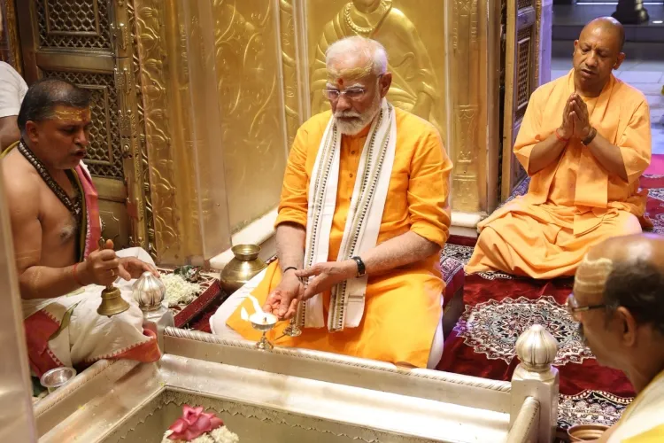 Prime Minister Narendra Modi praying at the Kashi Vishwanath temple at Varanasi