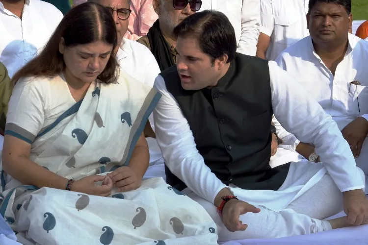 BJP leader Varun Gandhi with mother Maneka Gandhi