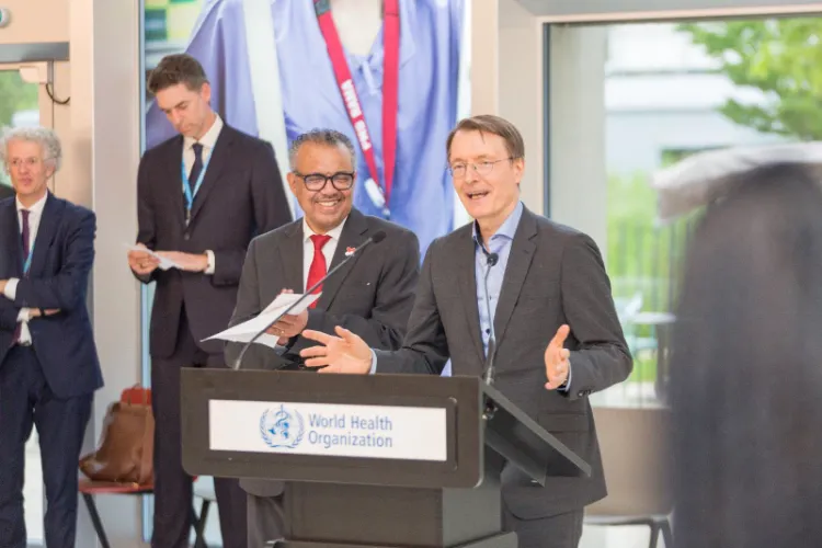 WHO chief Tedros Adhanom Ghebreyesus with german health minister