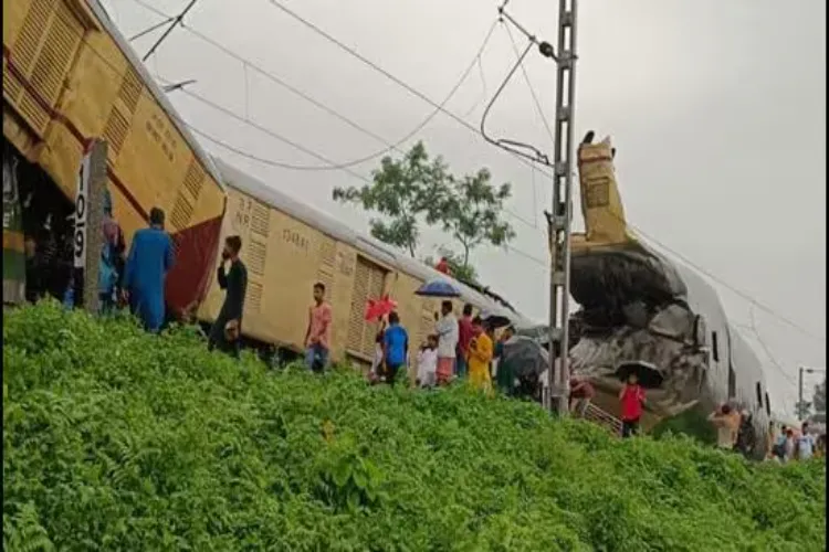 Goods train rammed into Kanchenjunga Express train in West Bengal