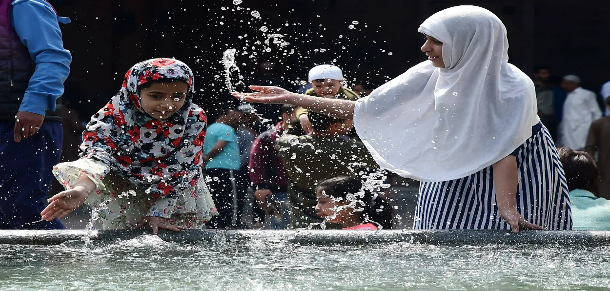 Young girls going Wudu before sayign prayers