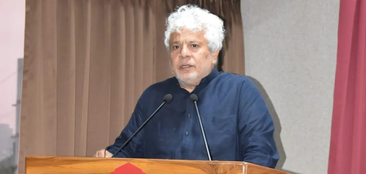 Suhel Seth speaking at Adab Sarai