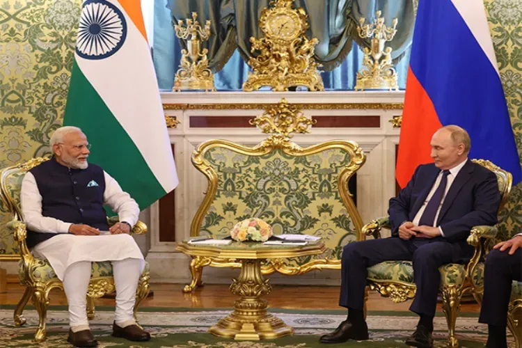 Prime Minister Narendra Modi with Russian President Vladimir Putin 