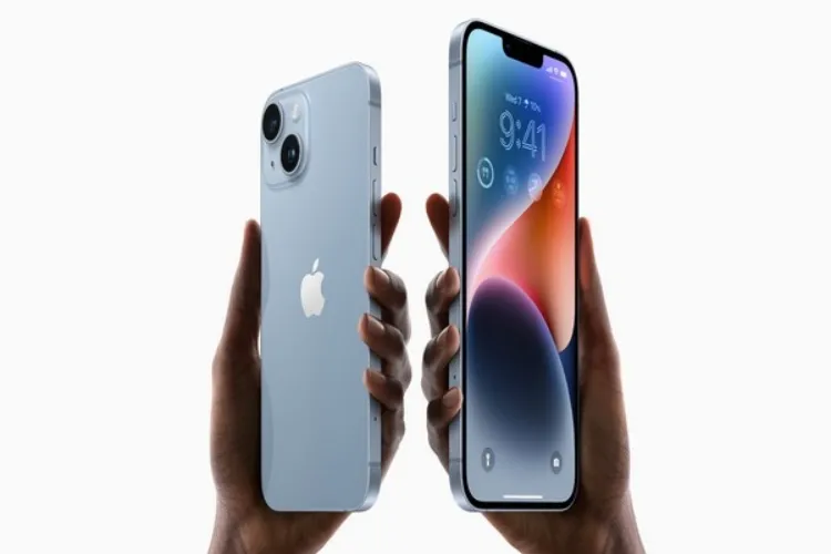 Apple Iphone sales in India hit a record.