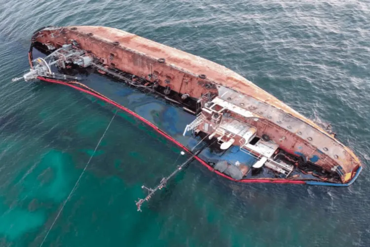 Oman ship (Image: X.com/ DDNews)