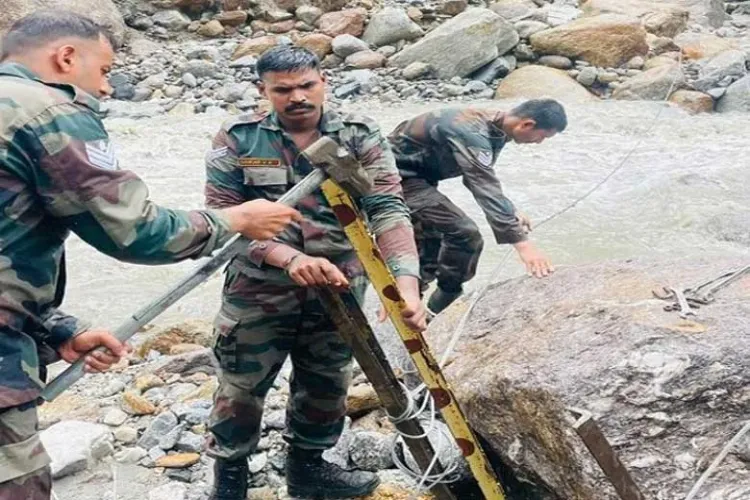 Indian Army carrying out hard task in Himachal 
