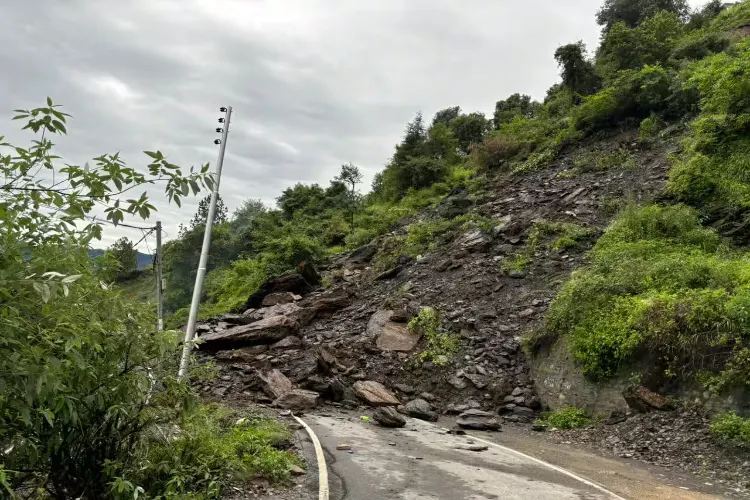 Mahli Junga road near Shimla