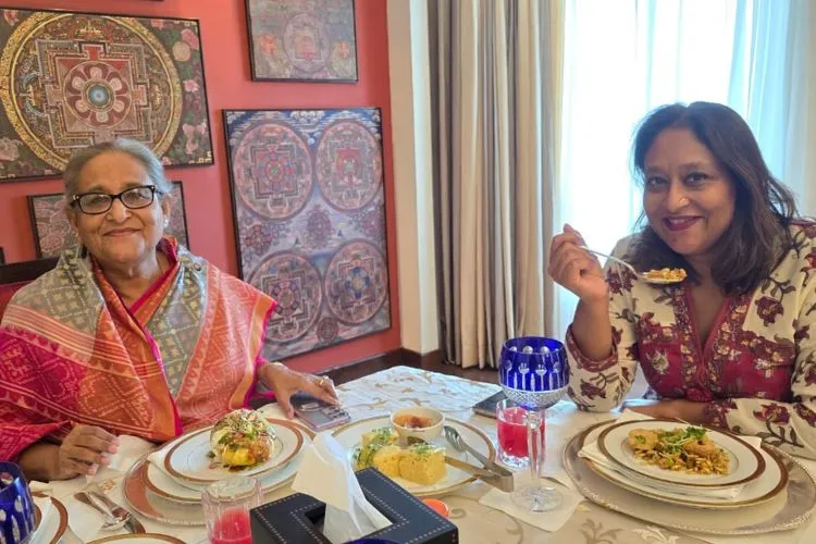 Sheikh Hasina with daughter Saima Wazed