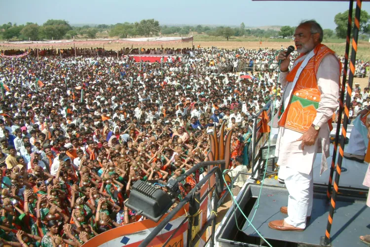 PM Modi during 2002 Gujarat Gaurav Yatra