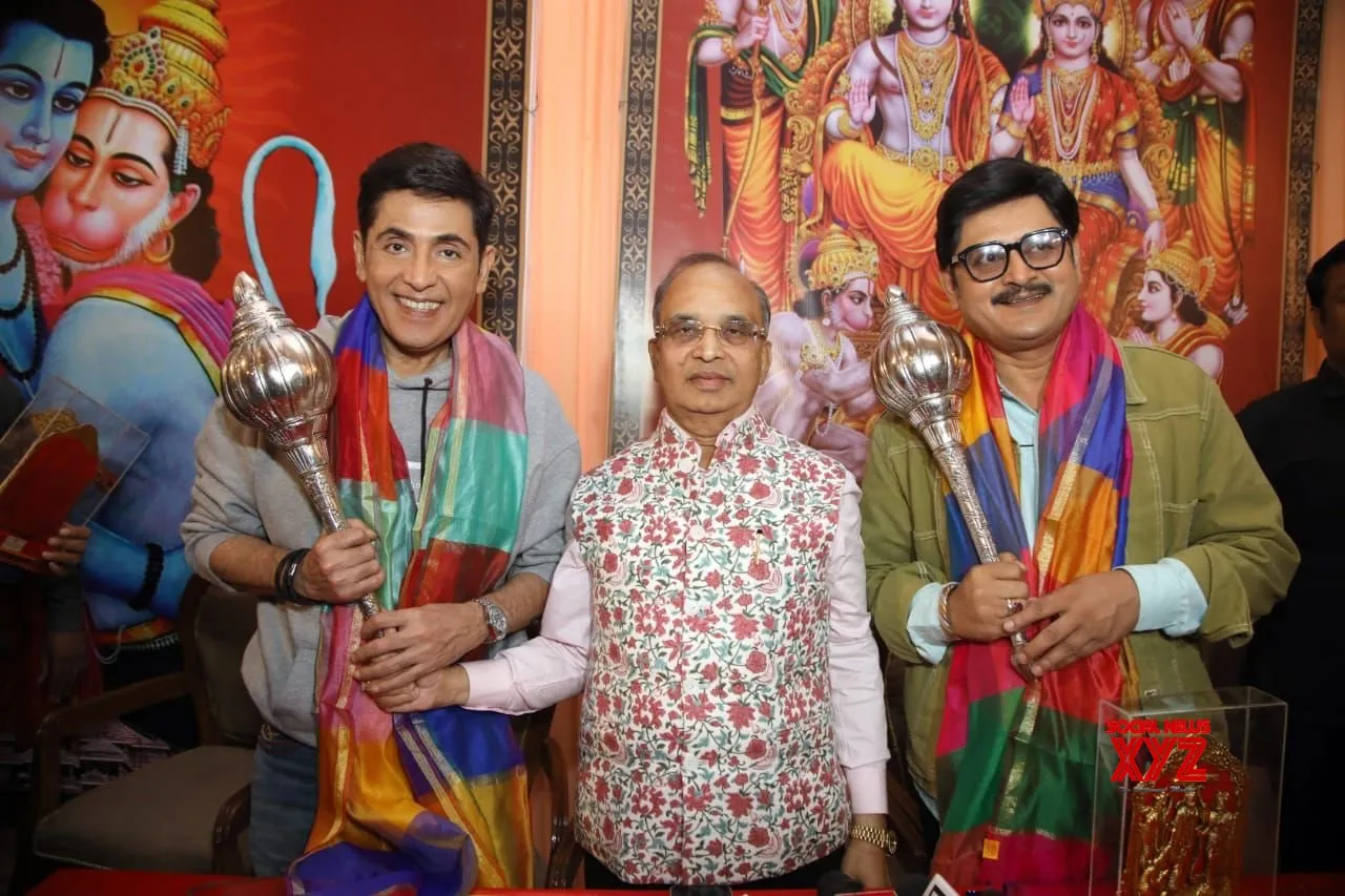 https://www.awazthevoice.in/upload/news/1728110699Aasif_Sheikh,_Rohitashv_Gour_visit_iconic_Luv_Kush_Ramlila_at_Lal_Quila.webp