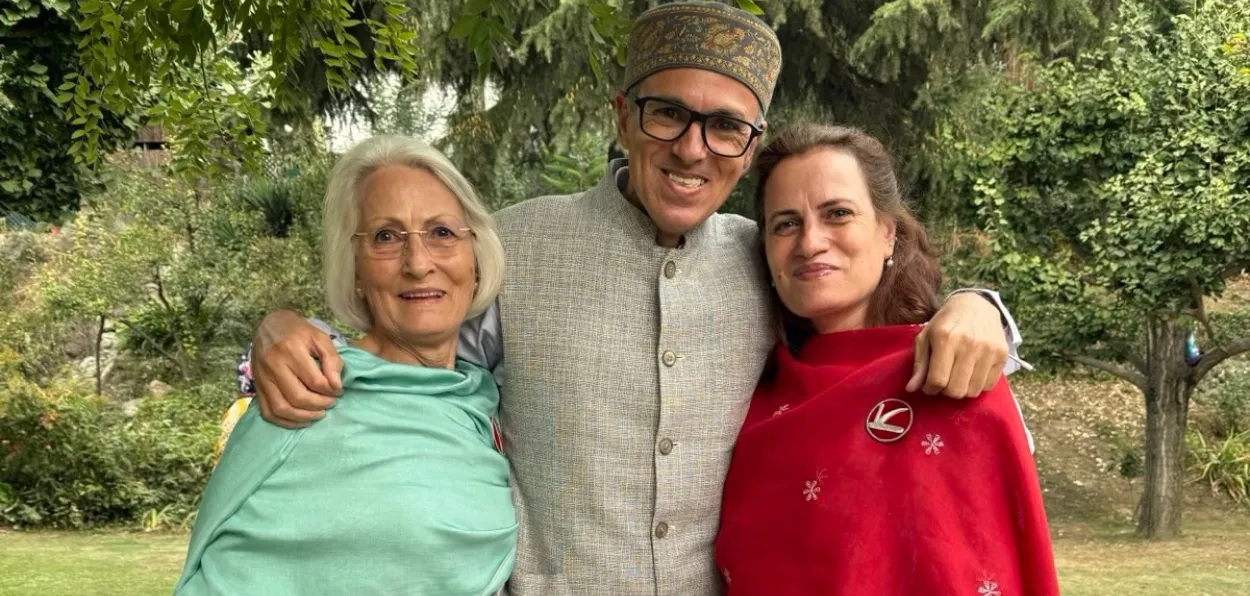 Omar Abdullah with his mother Mollie Abdullah and sister Safiya Abdullah (X of Safia Abdullah Khan)