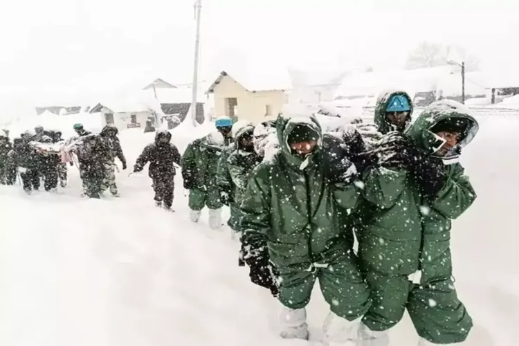 Uttarakhand Avalanche: 22 workers trapped, 33 rescued so far