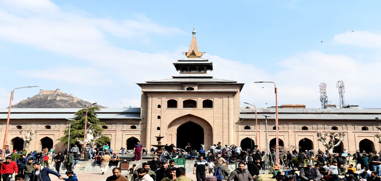 Muslims in a Srinagar mosque during Ramzan (Photo: Basit Zargar)