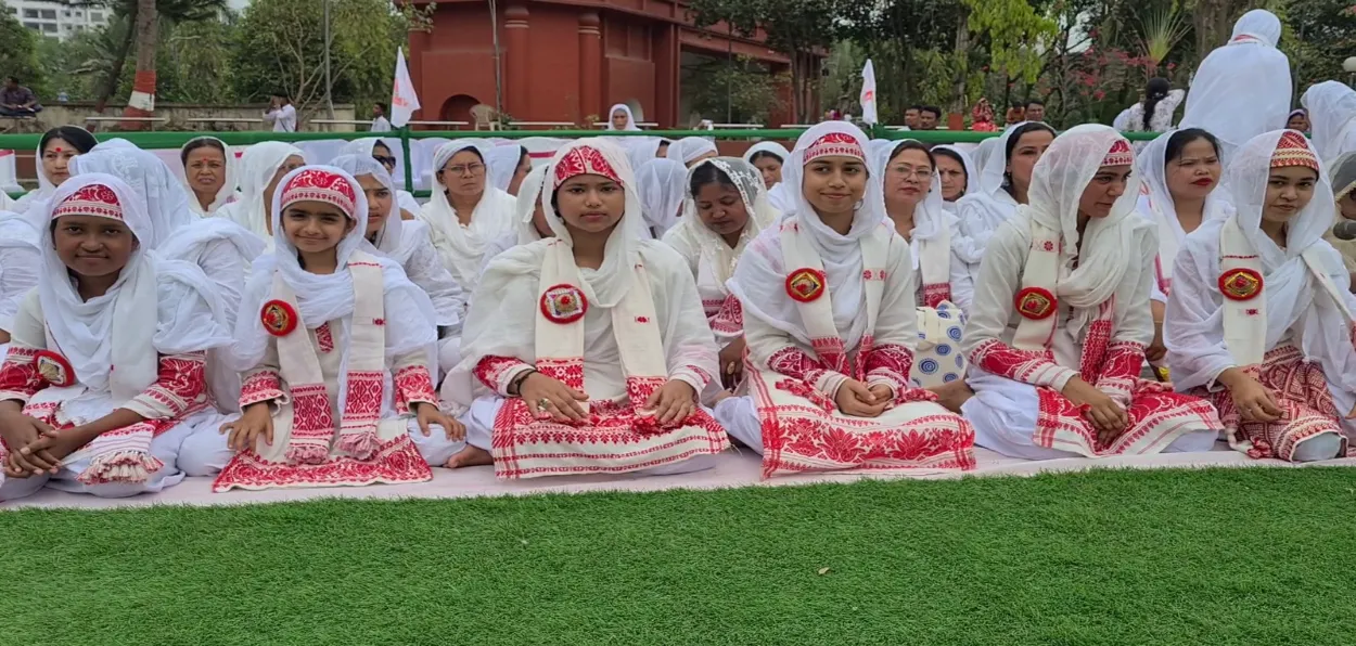 Young artists taking part in Zikir chorus