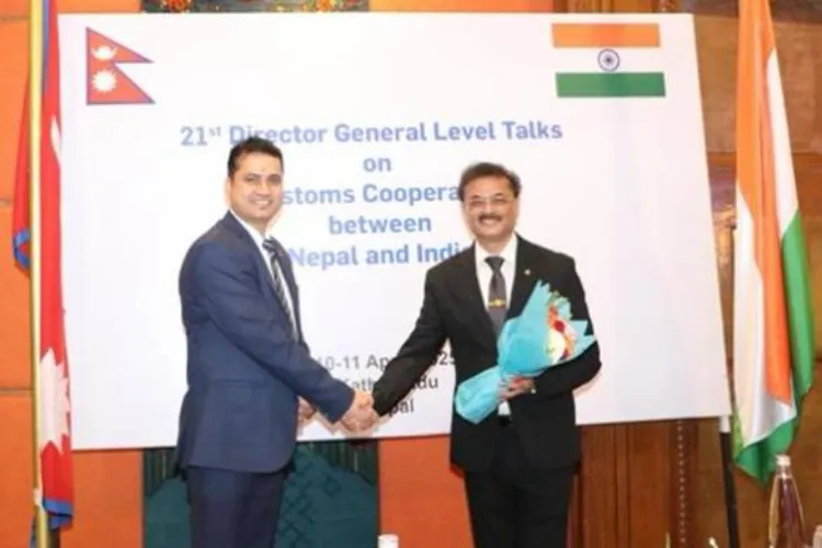 Abhai Kumar Srivastav, DG, DRI and Mahesh Bhattarai, Director-General, Department of Customs, Nepal at the conference