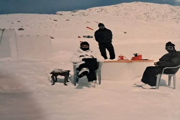 Lt Gen (retd) D P Pandey shares a picture of his office in Siachen